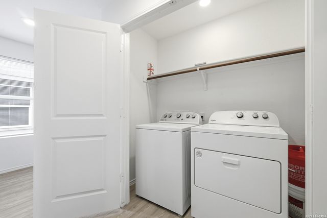 3903 KURZ PLZ S, San Antonio, TX 78211