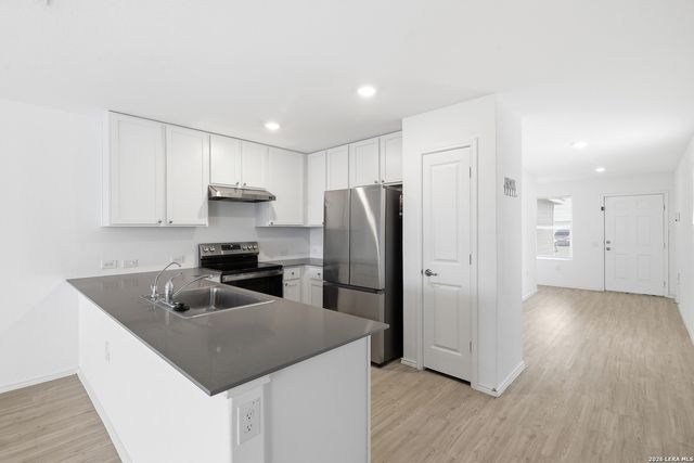3903 KURZ PLZ S, San Antonio, TX 78211