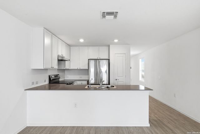 3903 KURZ PLZ S, San Antonio, TX 78211