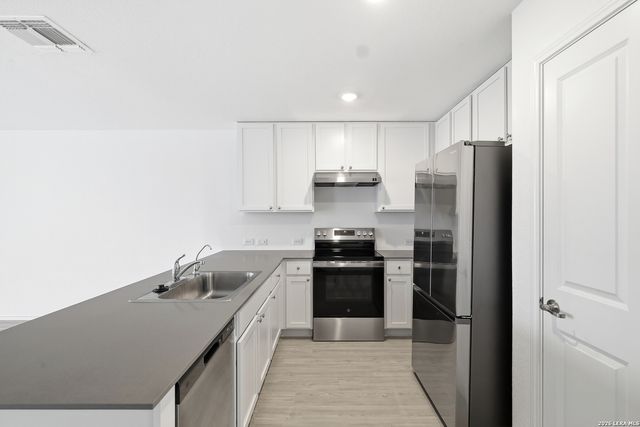3903 KURZ PLZ S, San Antonio, TX 78211