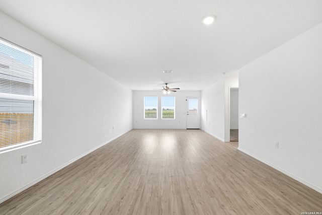 3903 KURZ PLZ S, San Antonio, TX 78211