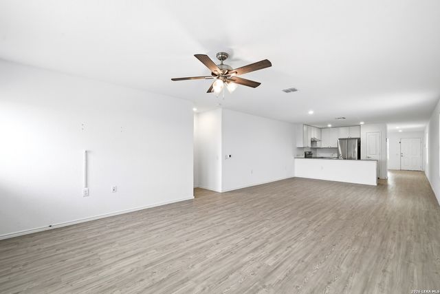 3903 KURZ PLZ S, San Antonio, TX 78211