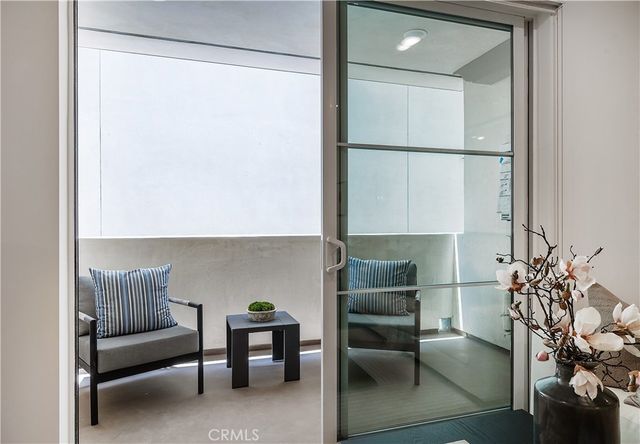 1303 S Orange Grove Avenue 601, Los Angeles, CA 90019