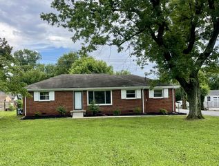 1510 Diana St, Murfreesboro, TN 37130