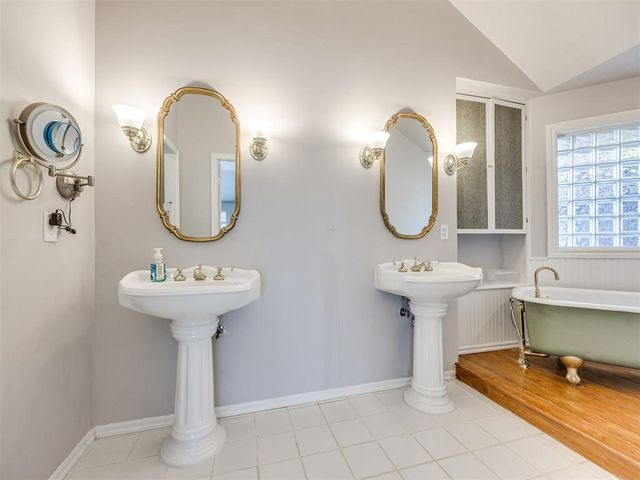 969 Pinebrooke Court, Norman, OK 73072