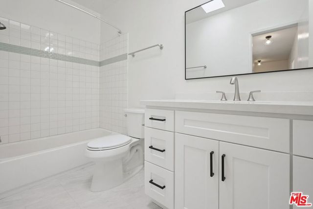 1133 22nd Street 9, Santa Monica, CA 90403