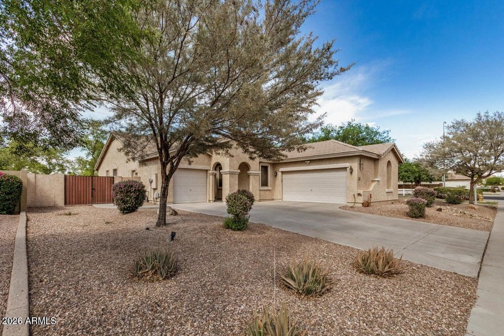 2112 E YELLOWSTONE Place, Chandler, AZ 85249