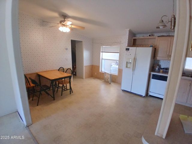 1906 E Calvary Road, New River, AZ 85087