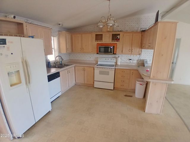 1906 E Calvary Road, New River, AZ 85087