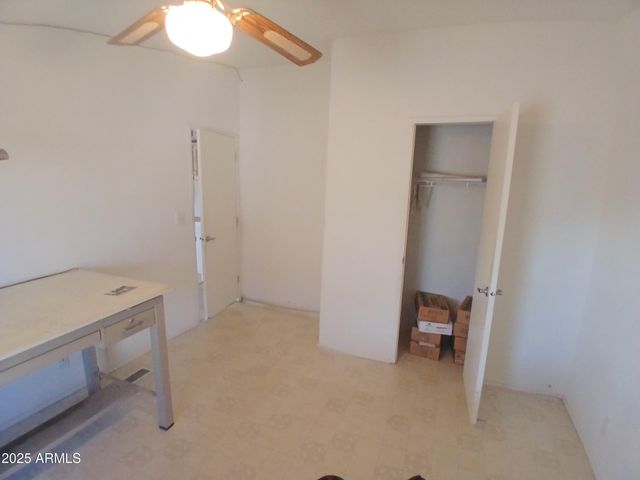 1906 E Calvary Road, New River, AZ 85087