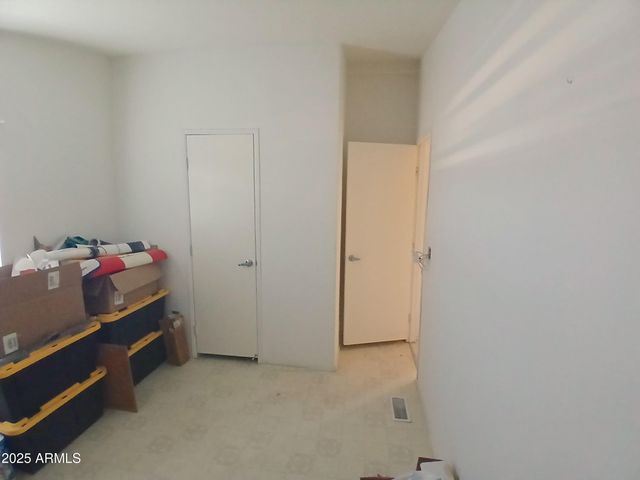 1906 E Calvary Road, New River, AZ 85087