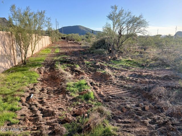 1906 E Calvary Road, New River, AZ 85087