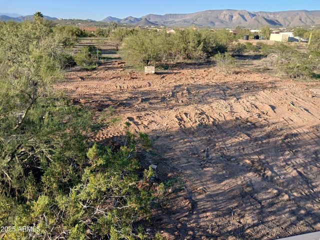 1906 E Calvary Road, New River, AZ 85087