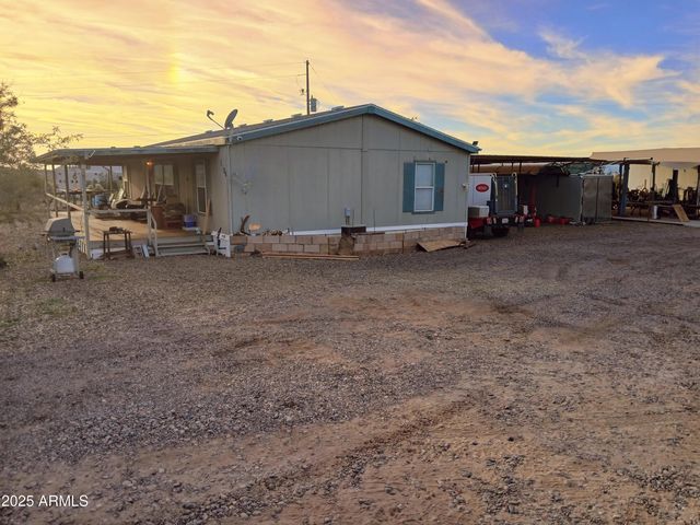 1906 E Calvary Road, New River, AZ 85087