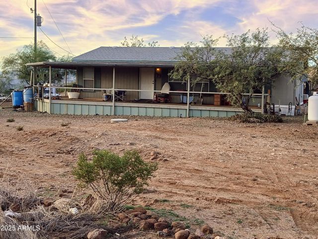 1906 E Calvary Road, New River, AZ 85087