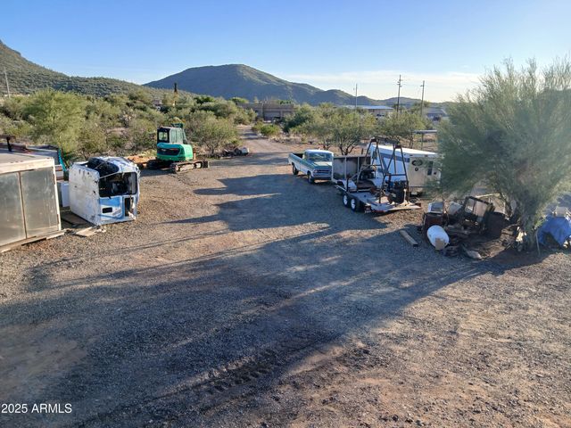 1906 E Calvary Road, New River, AZ 85087