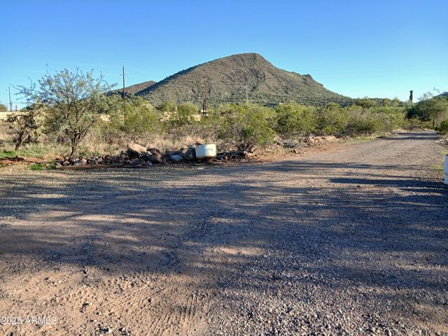 1906 E Calvary Road, New River, AZ 85087