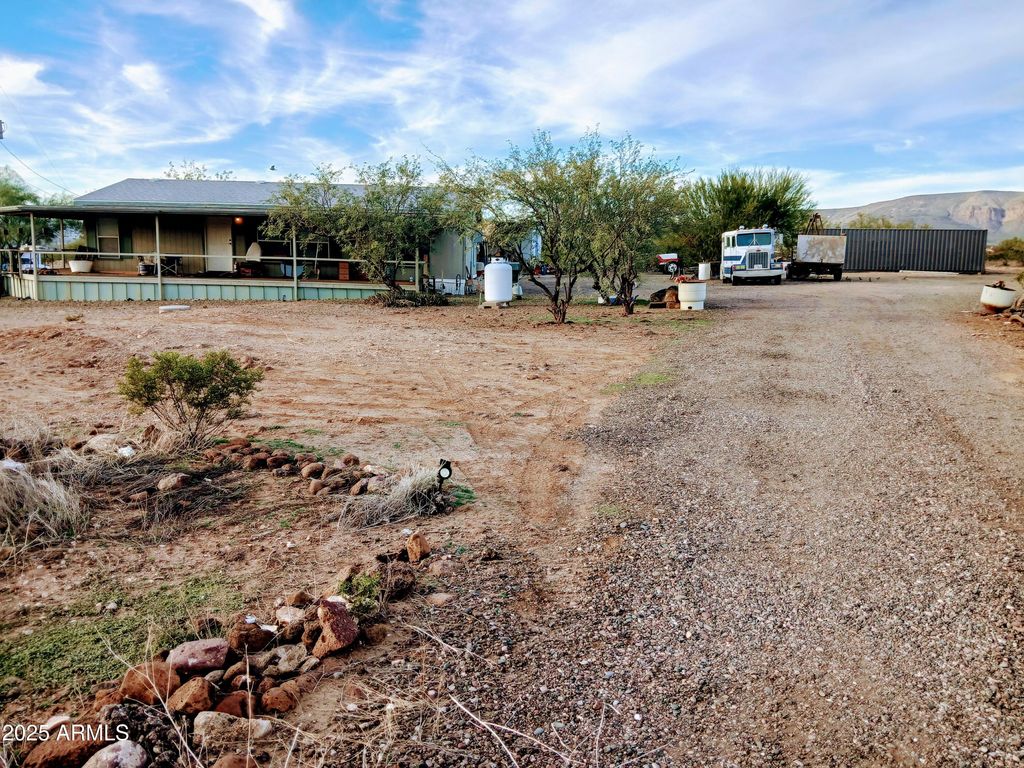 1906 E Calvary Road, New River, AZ 85087