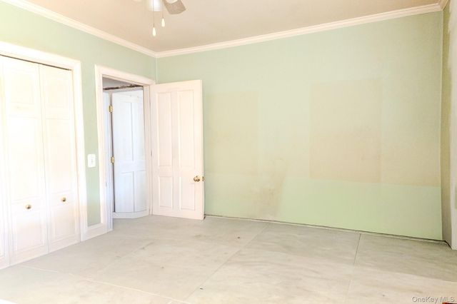 4 Fairfax Street, Valley Stream, NY 11580