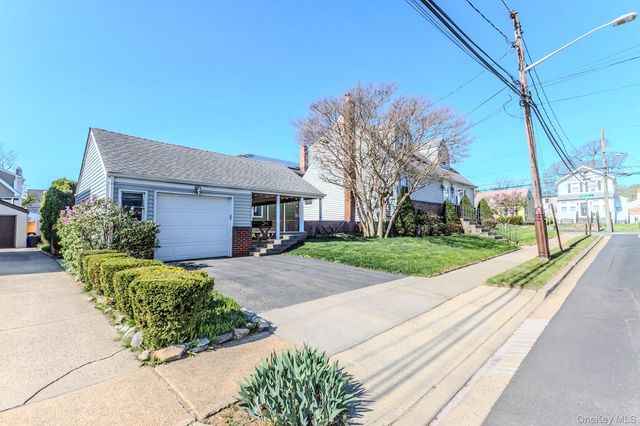 4 Fairfax Street, Valley Stream, NY 11580