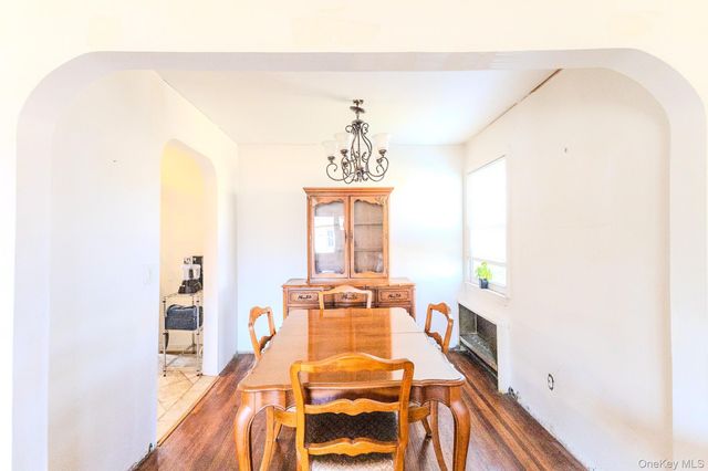 4 Fairfax Street, Valley Stream, NY 11580