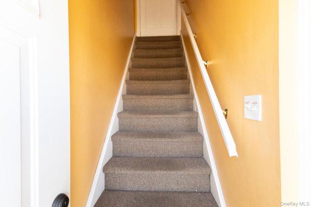 4 Fairfax Street, Valley Stream, NY 11580