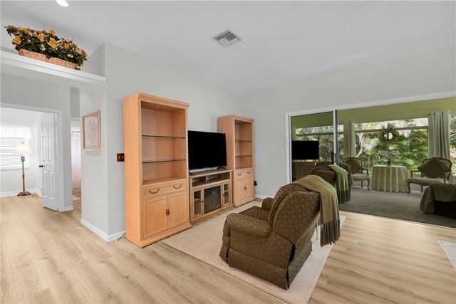1930 Juniper Terrace, Vero Beach, FL 32962
