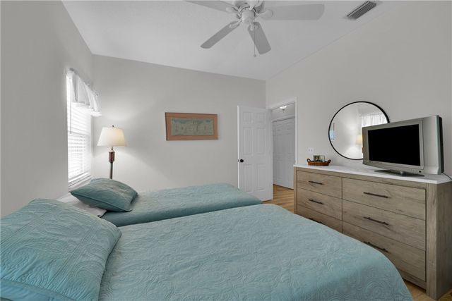 1930 Juniper Terrace, Vero Beach, FL 32962