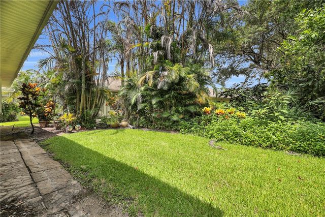1930 Juniper Terrace, Vero Beach, FL 32962