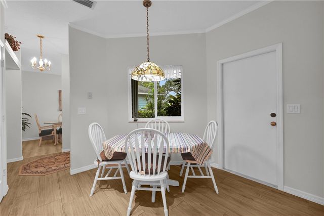 1930 Juniper Terrace, Vero Beach, FL 32962