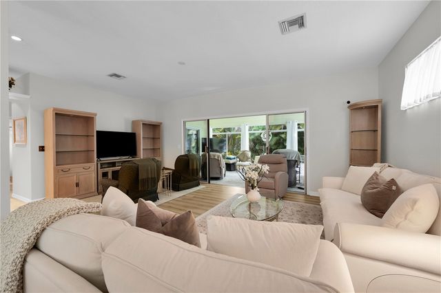 1930 Juniper Terrace, Vero Beach, FL 32962