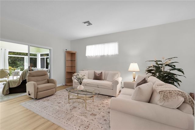 1930 Juniper Terrace, Vero Beach, FL 32962