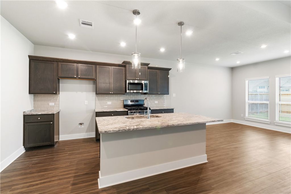 6305 Raleigh Drive, College Station, TX 77845 — photo 3