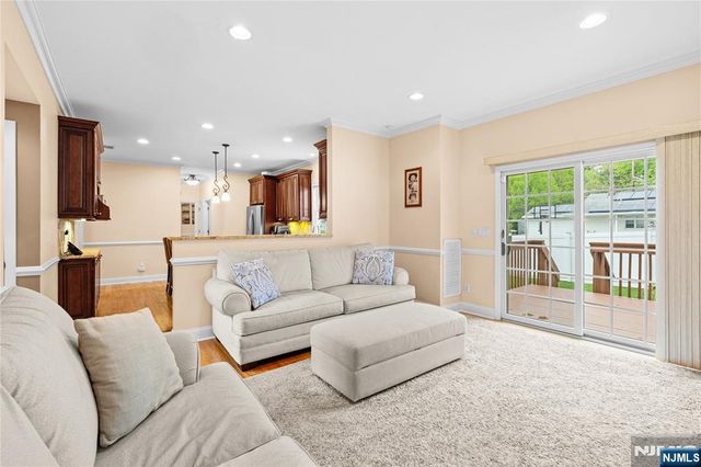 160 Lozier Terrace, River Edge, NJ 07661