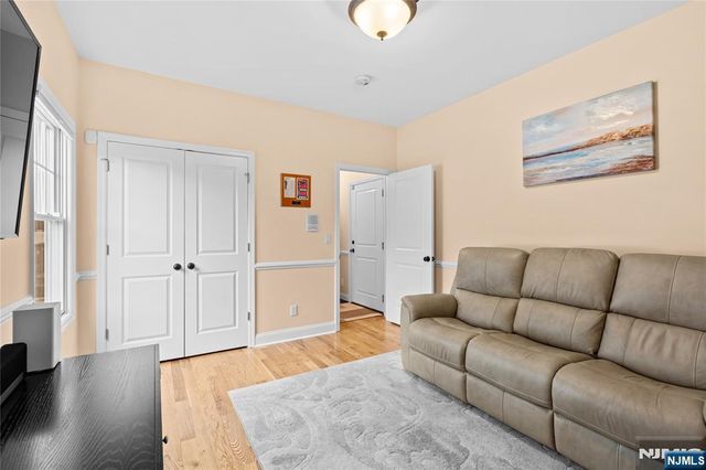 160 Lozier Terrace, River Edge, NJ 07661