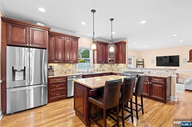 160 Lozier Terrace, River Edge, NJ 07661
