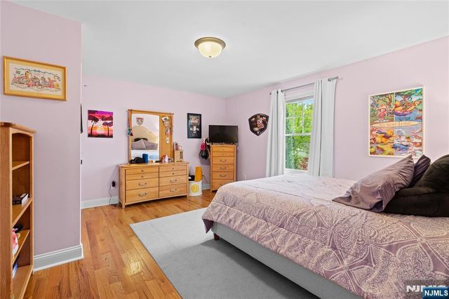 160 Lozier Terrace, River Edge, NJ 07661