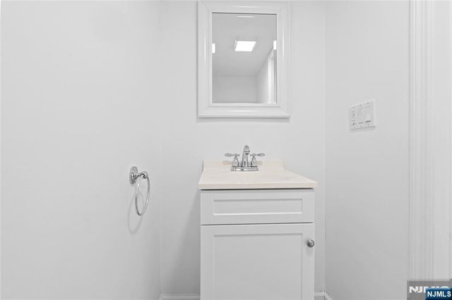 160 Lozier Terrace, River Edge, NJ 07661