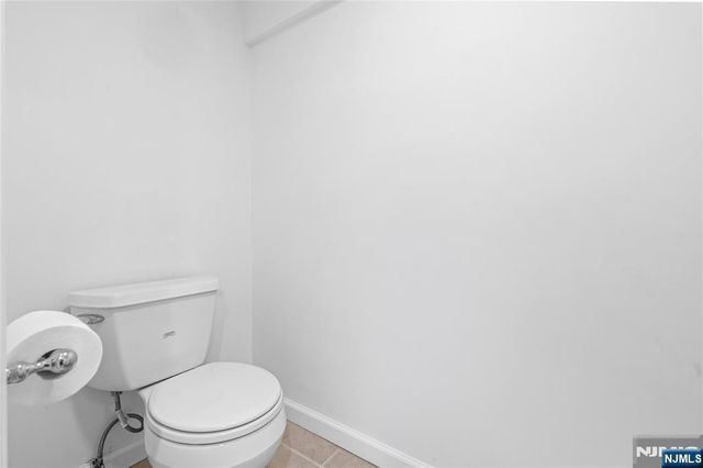 160 Lozier Terrace, River Edge, NJ 07661
