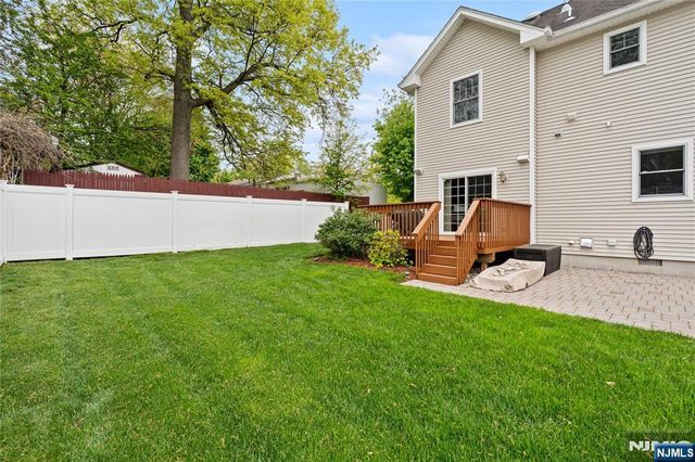 160 Lozier Terrace, River Edge, NJ 07661