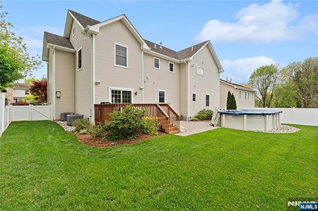 160 Lozier Terrace, River Edge, NJ 07661