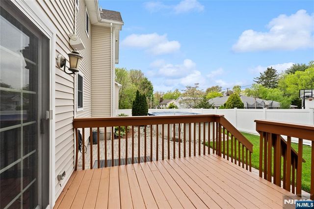160 Lozier Terrace, River Edge, NJ 07661