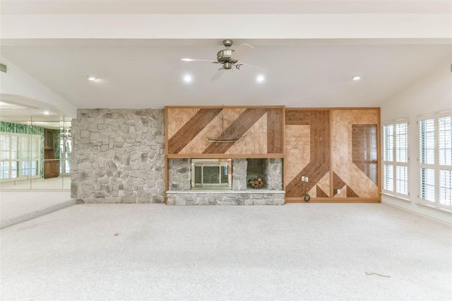 1 Cadena Court, Galveston, TX 77554