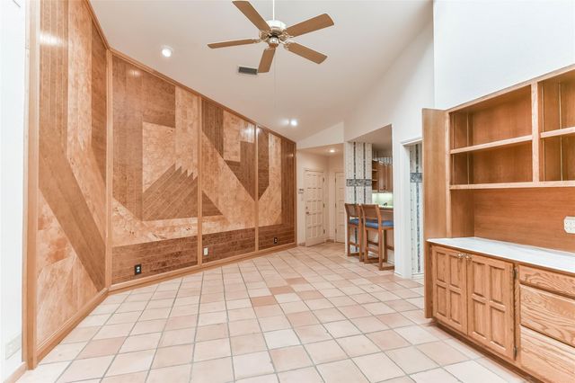 1 Cadena Court, Galveston, TX 77554