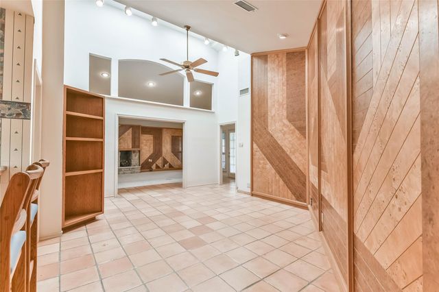 1 Cadena Court, Galveston, TX 77554