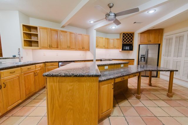 1 Cadena Court, Galveston, TX 77554