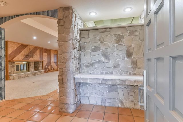 1 Cadena Court, Galveston, TX 77554