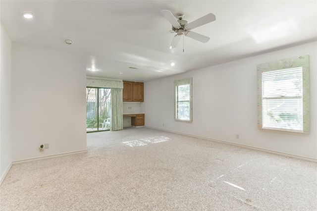 1 Cadena Court, Galveston, TX 77554