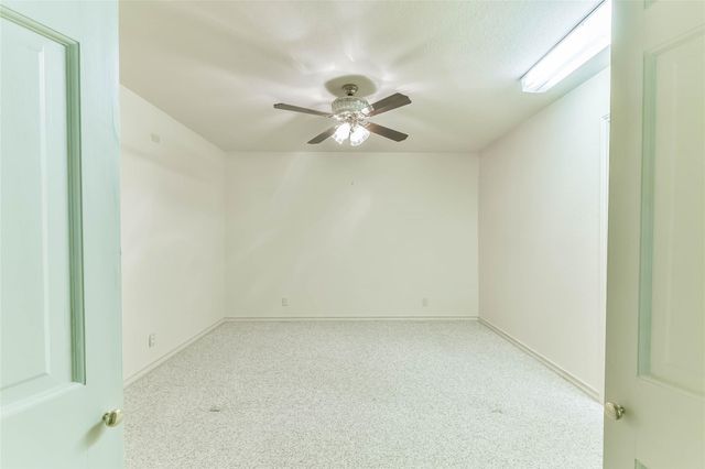 1 Cadena Court, Galveston, TX 77554