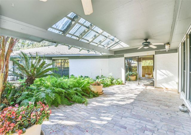 1 Cadena Court, Galveston, TX 77554